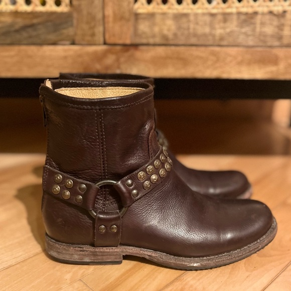 SOLD 💵FRYE Studded Harness Boots s6 - Picture 1 of 7